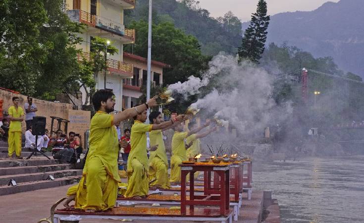 yoga-retreat-in-rishikesh