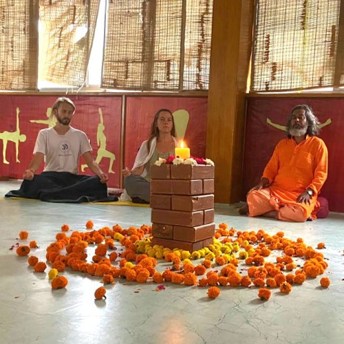 200-hour-yoga-ttc-school-in-rishikesh